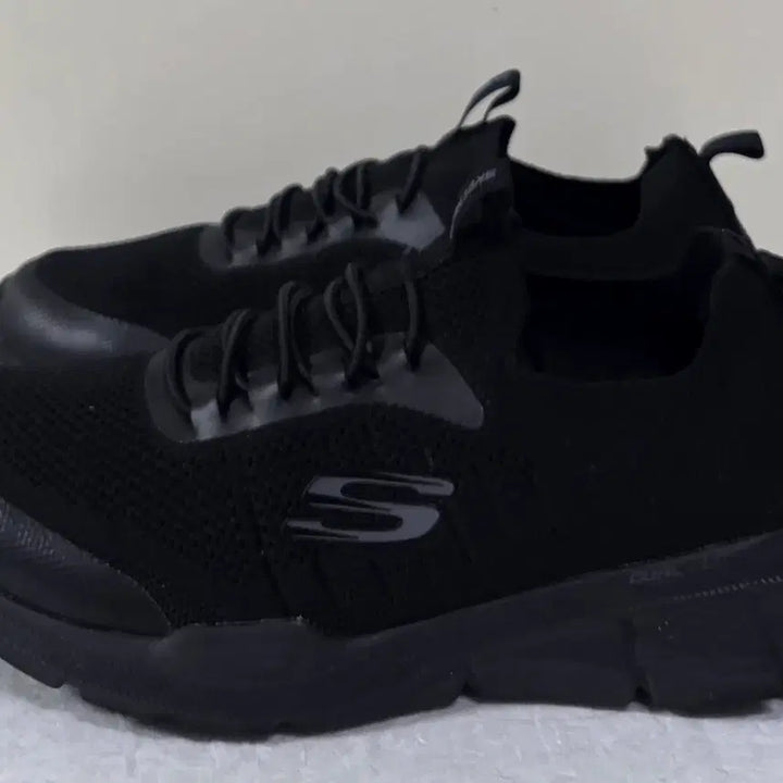 [BUNJANG] Skechers Knit Bungee Lace-Up Slip-On Triple Black / [260] 스케쳐스 니트 번지 레이스업 슬립온 트리플블랙ㅡ단종매물,최저가