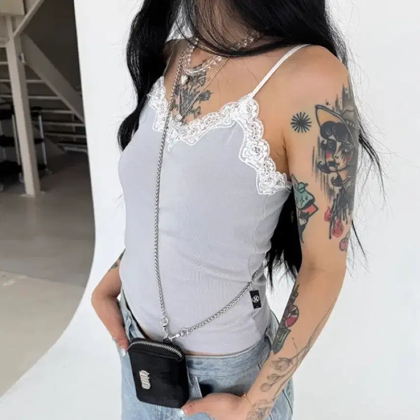[BUNJANG] The Mysterious Hotel Basic Lace Top / 더미스테리어스호텔 레이스 베이직 탑