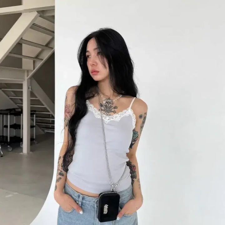 [BUNJANG] The Mysterious Hotel Basic Lace Top / 더미스테리어스호텔 레이스 베이직 탑
