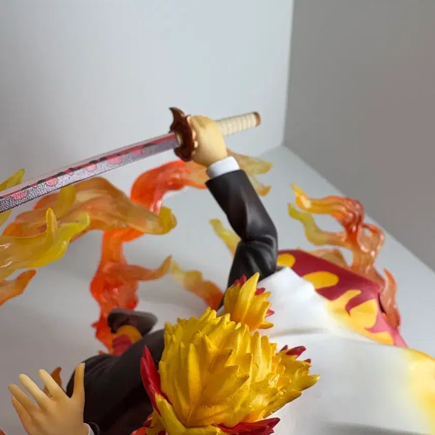 [BUNJANG] Demon Slayer Kyojuro Rengoku &amp; Ohiruneko Figure Bundle / 귀멸의칼날 아츠제로 쿄쥬로 렌고쿠 + 오히루네코