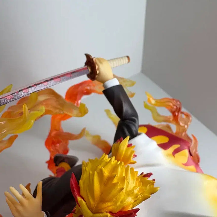 [BUNJANG] Demon Slayer Kyojuro Rengoku &amp; Ohiruneko Figure Bundle / 귀멸의칼날 아츠제로 쿄쥬로 렌고쿠 + 오히루네코