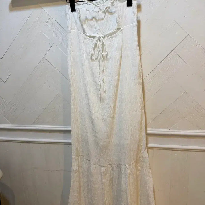 [BUNJANG] White Shirred Long Dress / 끈나시 화이트 셔링 롱 원피스