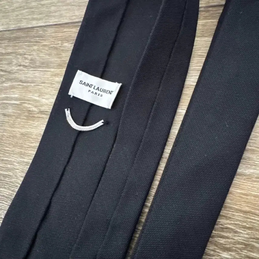 [BUNJANG] Saint Laurent Silk Narrow Tie / [스키즈 착용] 생로랑 실크 내로우 타이