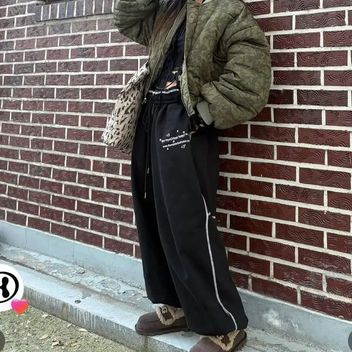 [BUNJANG] The Mysterious Hotel Lettering Pants / 더미스테리어스호텔 레터링 팬츠