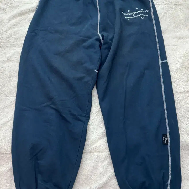 [BUNJANG] The Mysterious Hotel Lettering Pants / 더미스테리어스호텔 레터링 팬츠