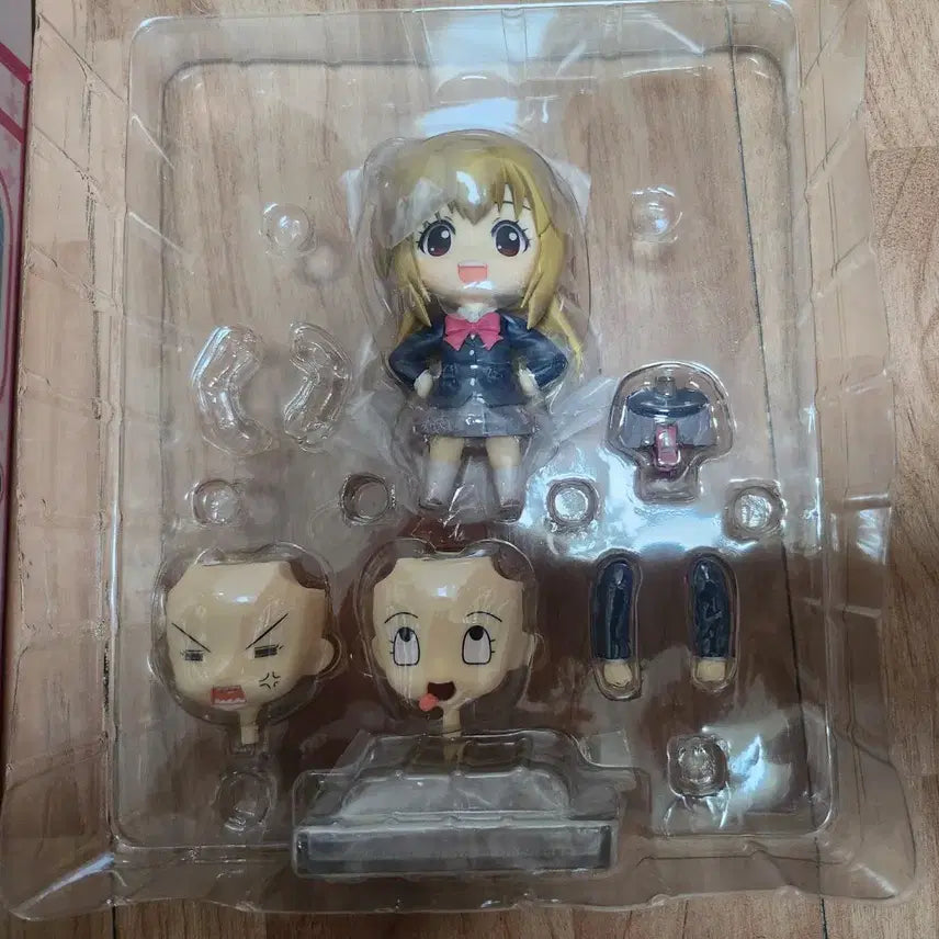[BUNJANG] Plastic Elder Sister Nendoroid Figure / 플라스틱 언니 넨도로이드 (블루레이 동봉)