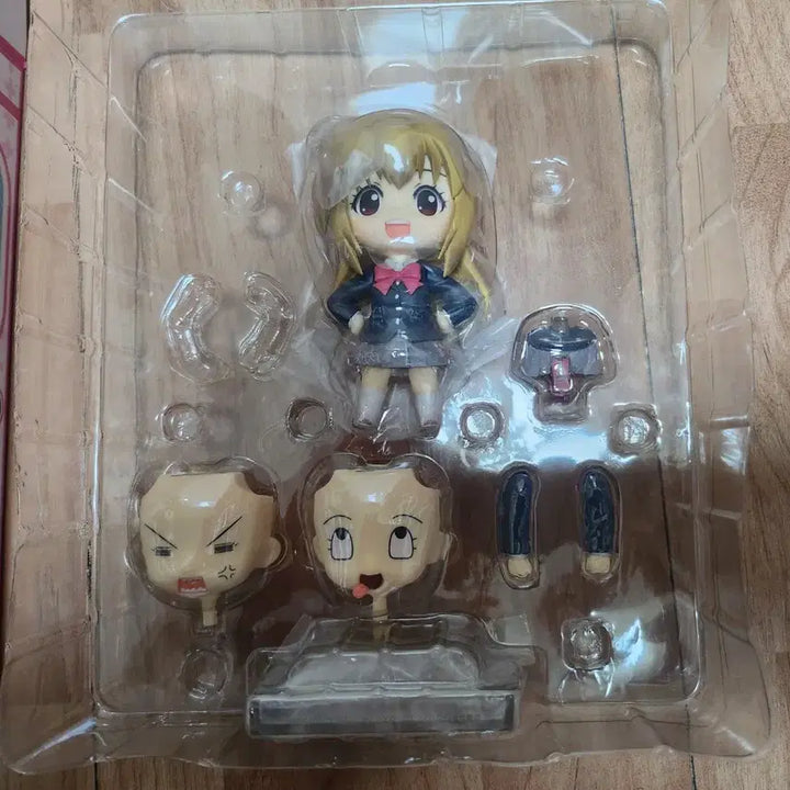 [BUNJANG] Plastic Elder Sister Nendoroid Figure / 플라스틱 언니 넨도로이드 (블루레이 동봉)