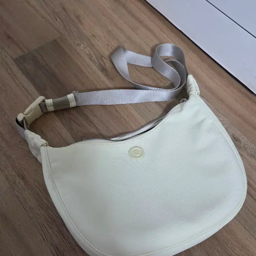 [BUNJANG] Minitmute Crossbody Bag / 미닛뮤트 크로스백