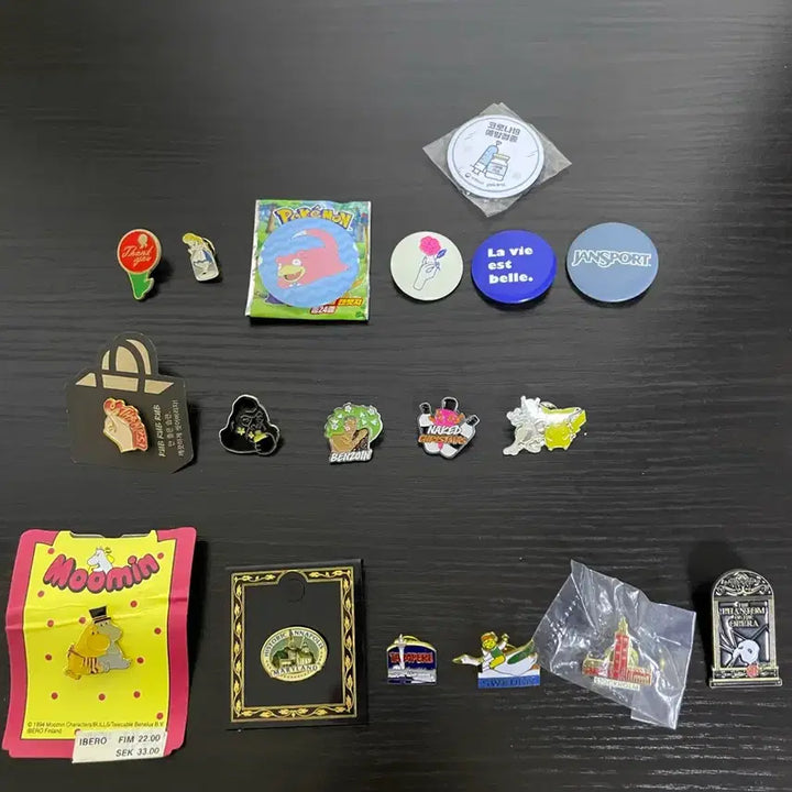 [BUNJANG] Lush, Musical, and Overseas Badges Bundle / [일괄판매가]러쉬 덕찌, 뮤지컬뱃지,해외구입 뱃지 일괄