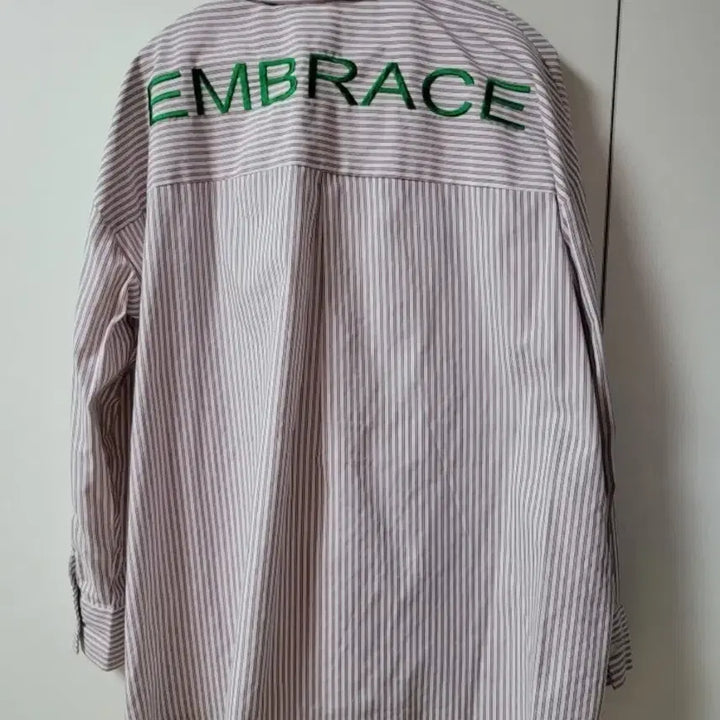 [BUNJANG] Strye Embroidered Stripe Shirt / 스트라이 자수 셔츠