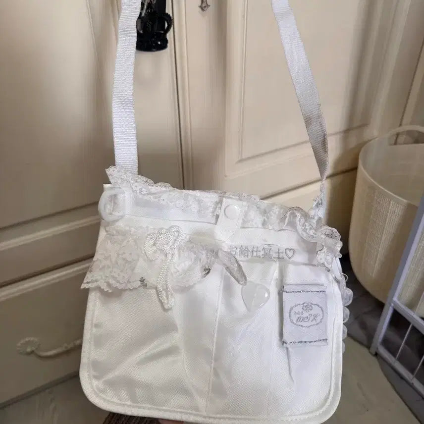 [BUNJANG] Fancy Soda Handmade Lace White Embroidered Crossbody Bag / 일본 빈티지 서브컬쳐 팬시소다 핸드메이드 레이스 화이트 자수 크로스백