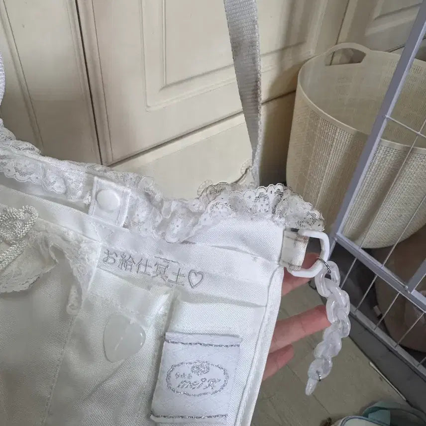 [BUNJANG] Fancy Soda Handmade Lace White Embroidered Crossbody Bag / 일본 빈티지 서브컬쳐 팬시소다 핸드메이드 레이스 화이트 자수 크로스백