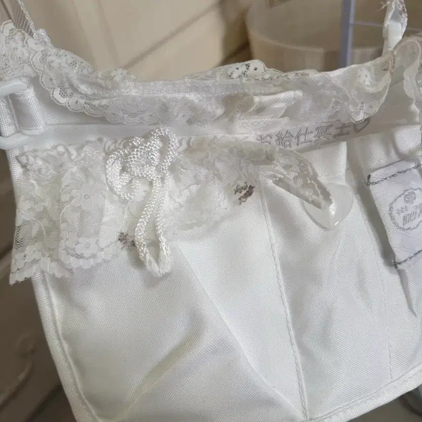 [BUNJANG] Fancy Soda Handmade Lace White Embroidered Crossbody Bag / 일본 빈티지 서브컬쳐 팬시소다 핸드메이드 레이스 화이트 자수 크로스백