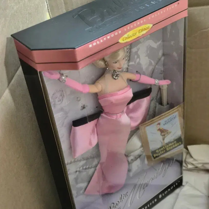 [SOLD OUT] 빈티지 바비 마릴린 먼로 바비인형 핑크드레스 금발을 신사를 좋아해