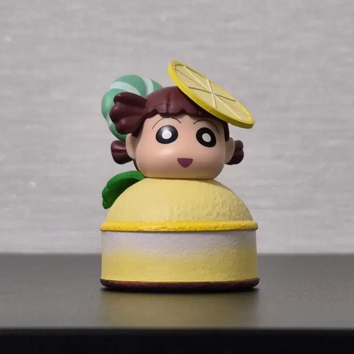 [BUNJANG] UY Crayon Shin-chan Lemon Mousse Cake Figure / [UY] 5.9cm 짱구 피규어 레몬 무스케이크 유리