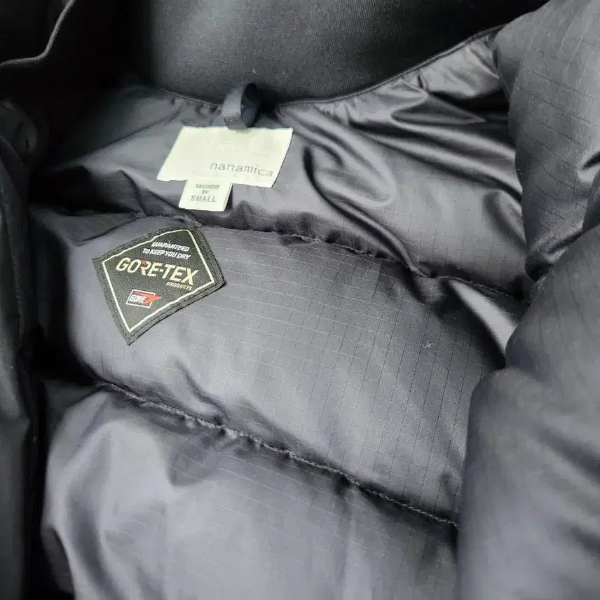 [BUNJANG] nanamica Gore-Tex Spinnaker Padding Navy Jacket / 2024  fw  nanamica 고어텍스 슛패딩 네이비 S 사이즈