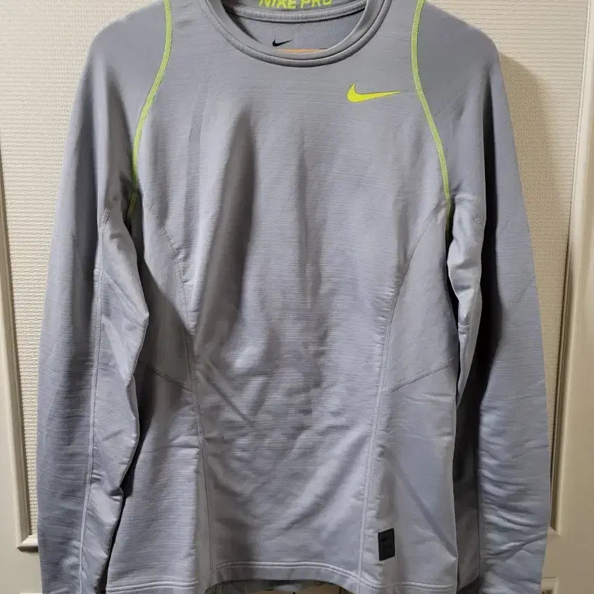 [BUNJANG] Nike Pro Hyperwarm Long Sleeve Dri-FIT T-Shirt (Gray) / 나이키 프로 하이퍼웜 긴팔 드라이핏 M 사이즈 (남성 100 사이즈)