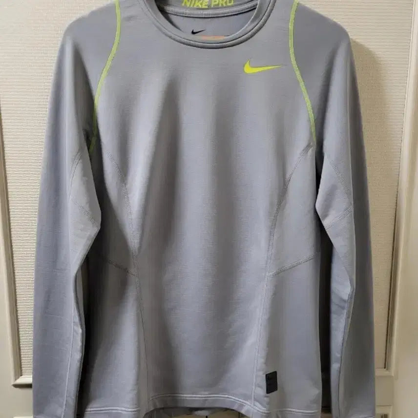 [BUNJANG] Nike Pro Hyperwarm Long Sleeve Dri-FIT T-Shirt (Gray) / 나이키 프로 하이퍼웜 긴팔 드라이핏 M 사이즈 (남성 100 사이즈)