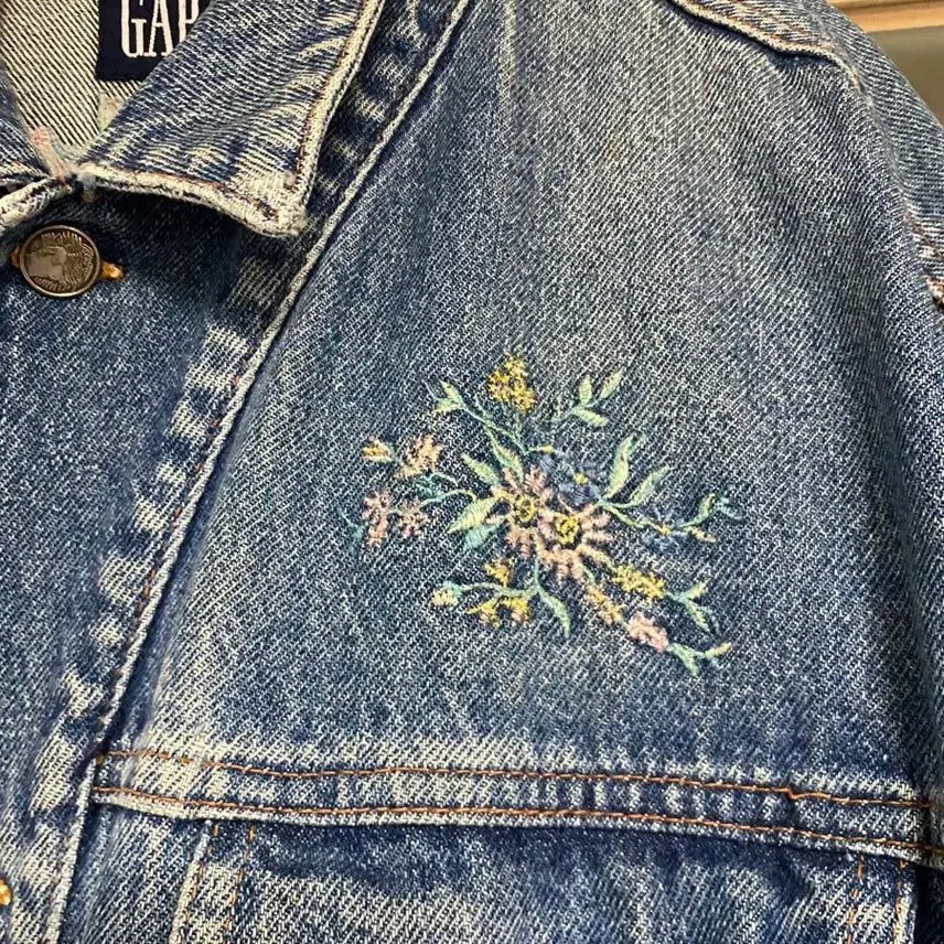 [BUNJANG] GAP Vintage Floral Embroidered Denim Jacket / GAP 청자켓 빈티지 플라워 자수 데님 자켓 M
