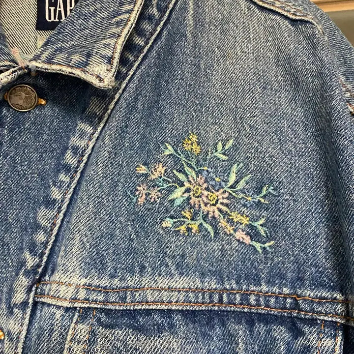 [BUNJANG] GAP Vintage Floral Embroidered Denim Jacket / GAP 청자켓 빈티지 플라워 자수 데님 자켓 M