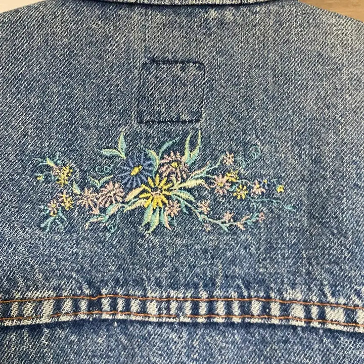 [BUNJANG] GAP Vintage Floral Embroidered Denim Jacket / GAP 청자켓 빈티지 플라워 자수 데님 자켓 M