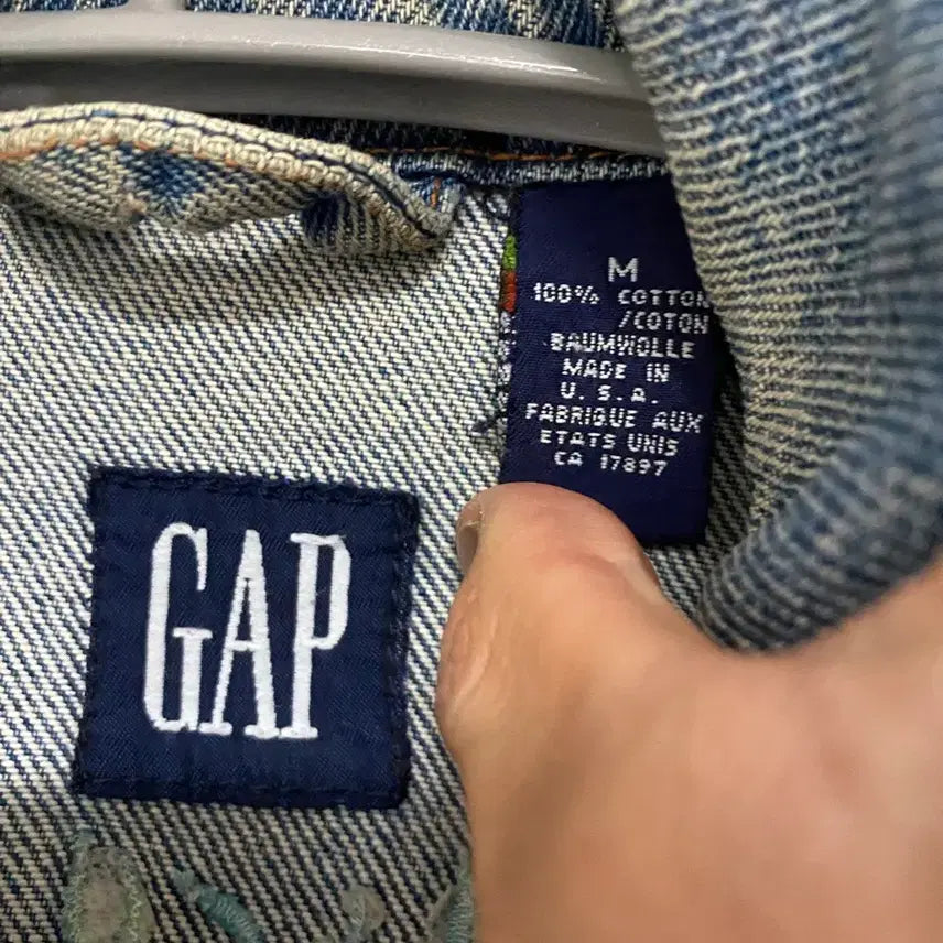 [BUNJANG] GAP Vintage Floral Embroidered Denim Jacket / GAP 청자켓 빈티지 플라워 자수 데님 자켓 M