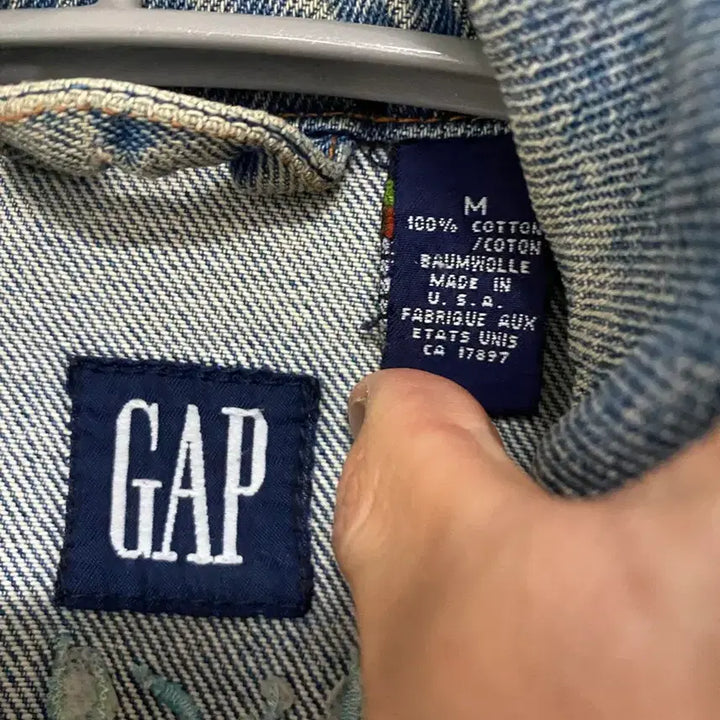 [BUNJANG] GAP Vintage Floral Embroidered Denim Jacket / GAP 청자켓 빈티지 플라워 자수 데님 자켓 M