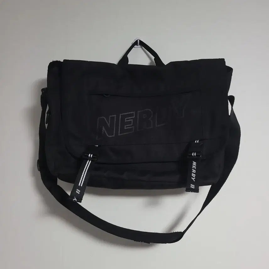 [BUNJANG] NERDY Messenger Bag / NERDY 널디 블랙 메신저백 가방 크로스백