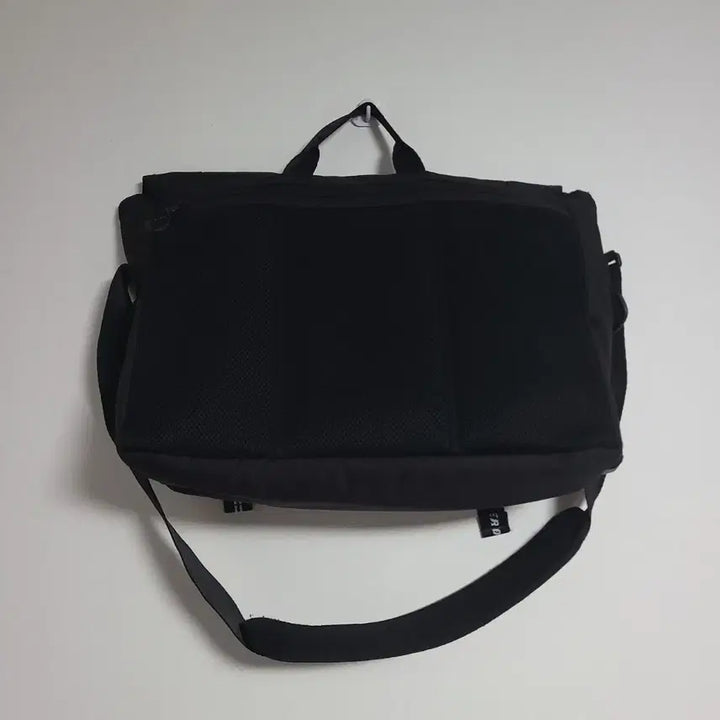 [BUNJANG] NERDY Messenger Bag / NERDY 널디 블랙 메신저백 가방 크로스백