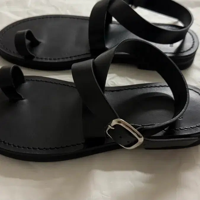 [BUNJANG] Urbanic 30 Toe Ring Sandals / Size 230 / 얼바닉30 토링 샌들 블랙