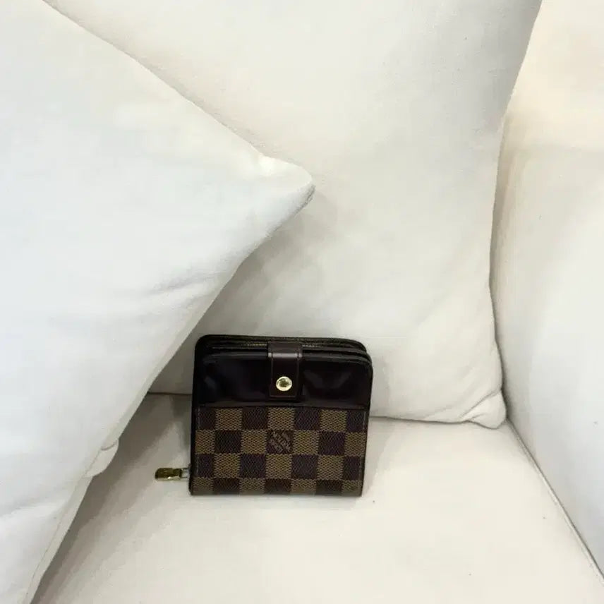[BUNJANG] Louis Vuitton Damier Ebene Compact Wallet / 루이비통 다미에 에벤 컴팩트 반지갑 (정품)