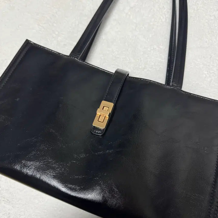 [BUNJANG] M.J.D Matilda L Shoulder Bag - Black / 엠제이드 마틸다 L 숄더백 블랙