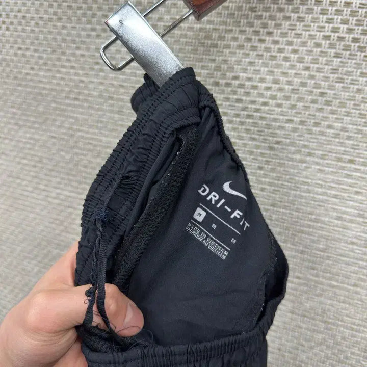 [BUNJANG] Nike Printing Logo Spring Summer Woven Track Pants - M / 나이키 프린팅로고 봄 여름 우븐 츄리닝바지 M A08239