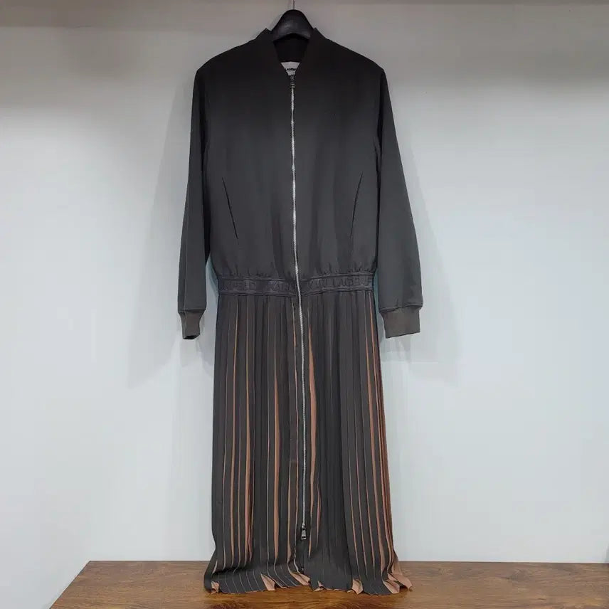 [BUNJANG] Karl Lagerfeld Pleated Long Dress / 칼라거펠트 집업 플리츠 롱 원피스 55
