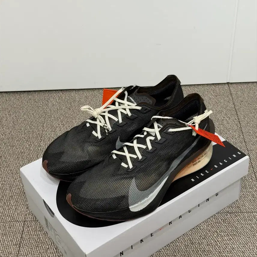 [BUNJANG] Nike ZoomX Vaporfly Next% 4 Running Shoes / 나이키 줌X 베이퍼플라이 넥스트% 4 벨벳 브라운 블랙 (275size)