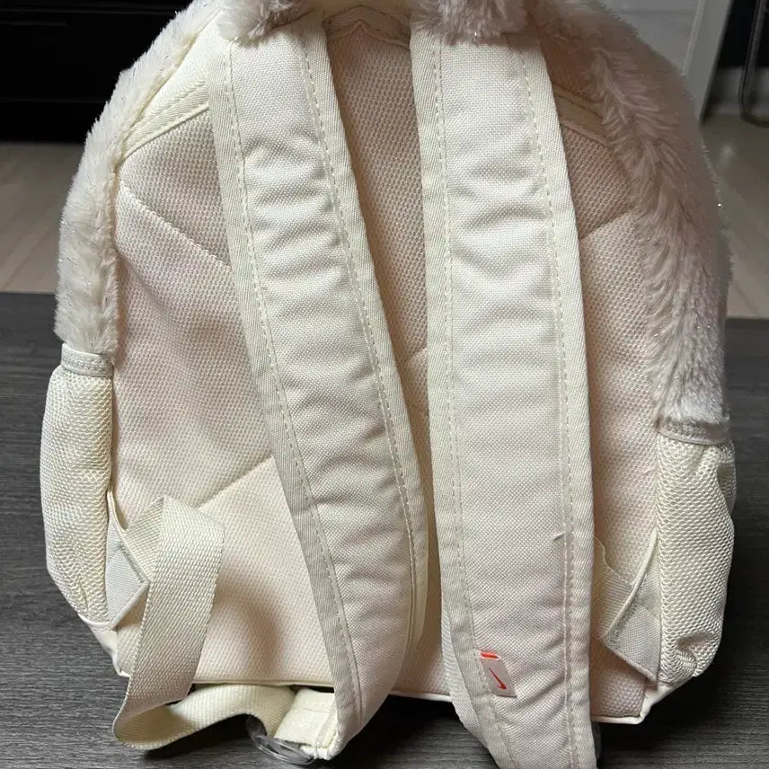 [BUNJANG] Nike Mini Fur Backpack Ivory / 나이키 미니 퍼 백팩 아이보리