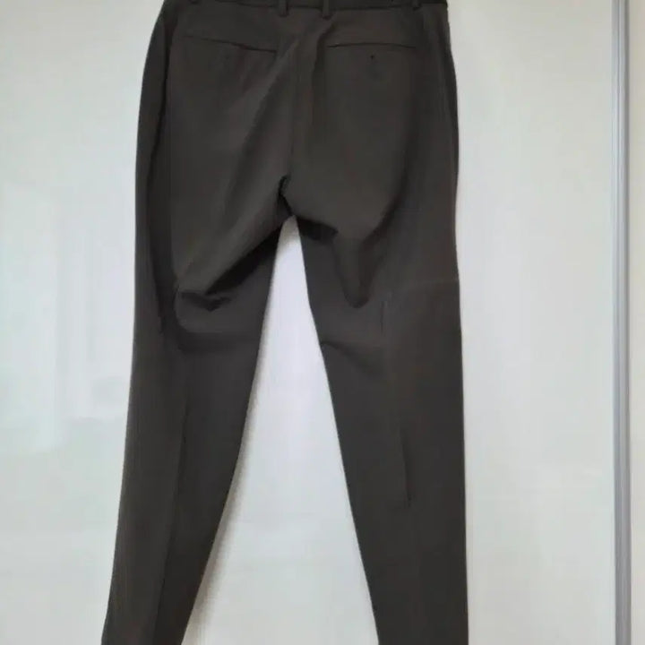 [BUNJANG] 테이퍼드핏 남성 바지 카키색 / 테이퍼드핏 남성 바지 카키색