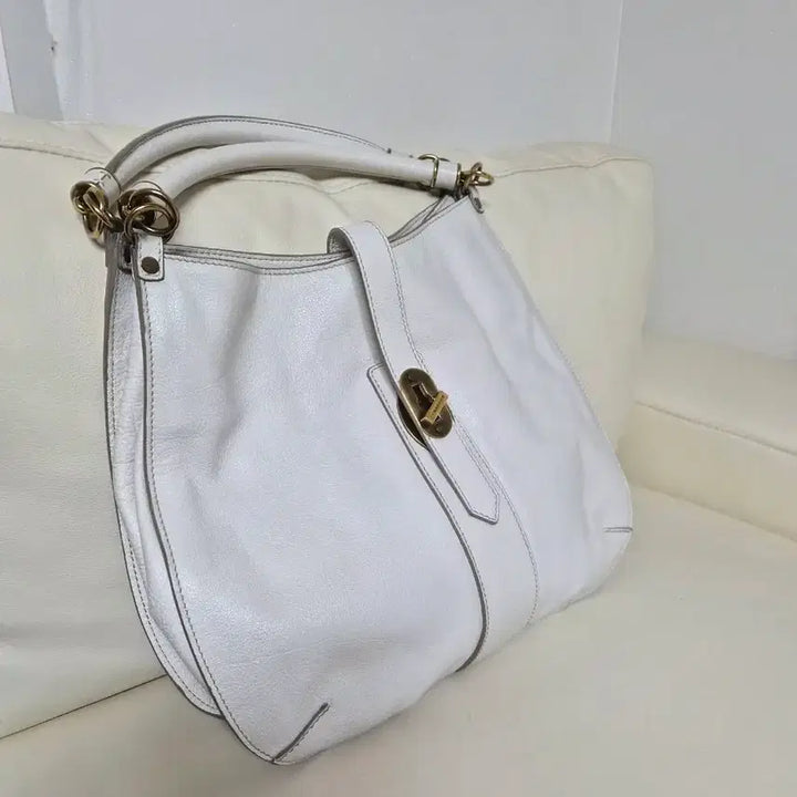 [BUNJANG] Burberry White Leather Shoulder Bag / 버버리 정품 화이트 가죽 숄더백