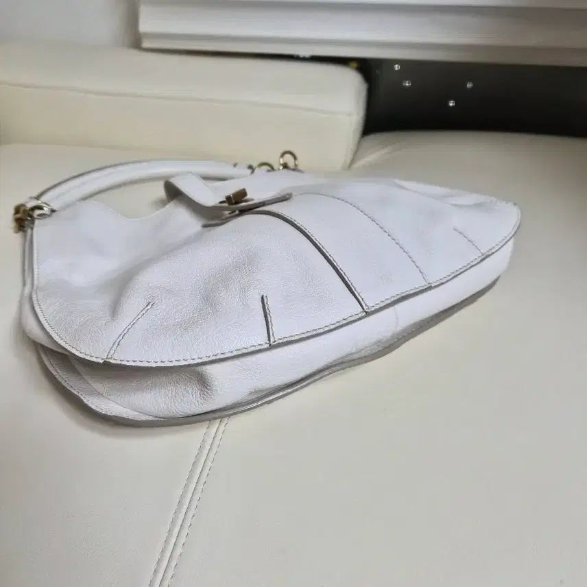 [BUNJANG] Burberry White Leather Shoulder Bag / 버버리 정품 화이트 가죽 숄더백