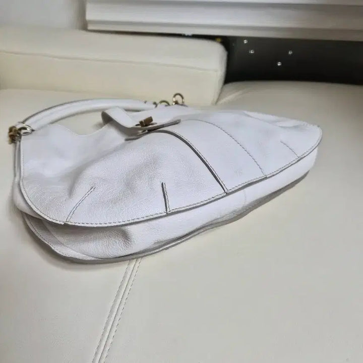 [BUNJANG] Burberry White Leather Shoulder Bag / 버버리 정품 화이트 가죽 숄더백