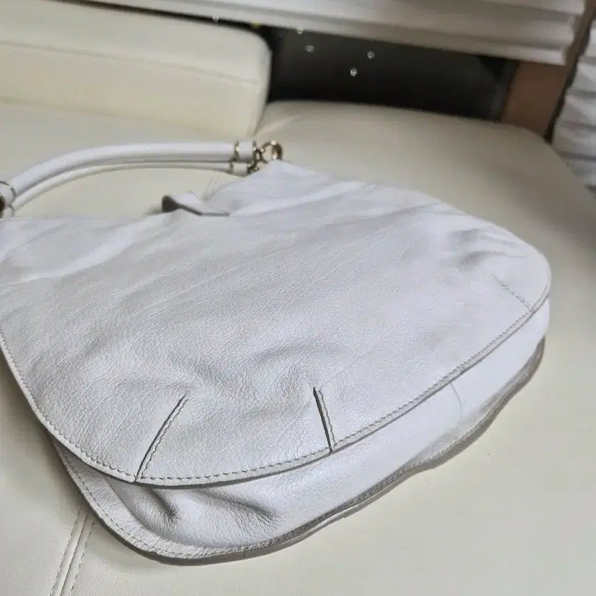 [BUNJANG] Burberry White Leather Shoulder Bag / 버버리 정품 화이트 가죽 숄더백