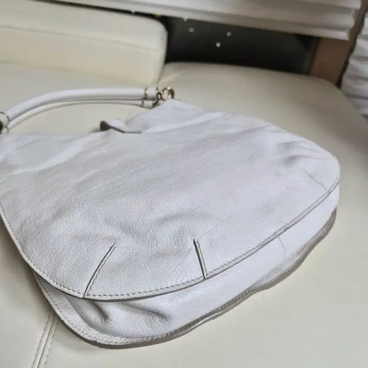 [BUNJANG] Burberry White Leather Shoulder Bag / 버버리 정품 화이트 가죽 숄더백