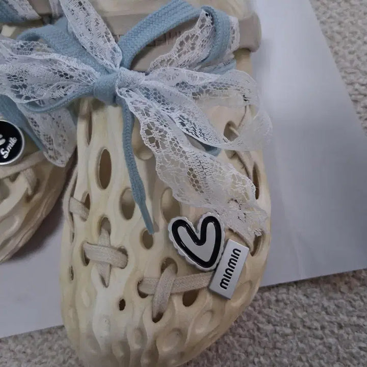 [BUNJANG] Merrell Hydro Moc Sandals Ivory Lace Embellishment / 머렐 하이드로 모크 샌들 아이보리 레이스 장식