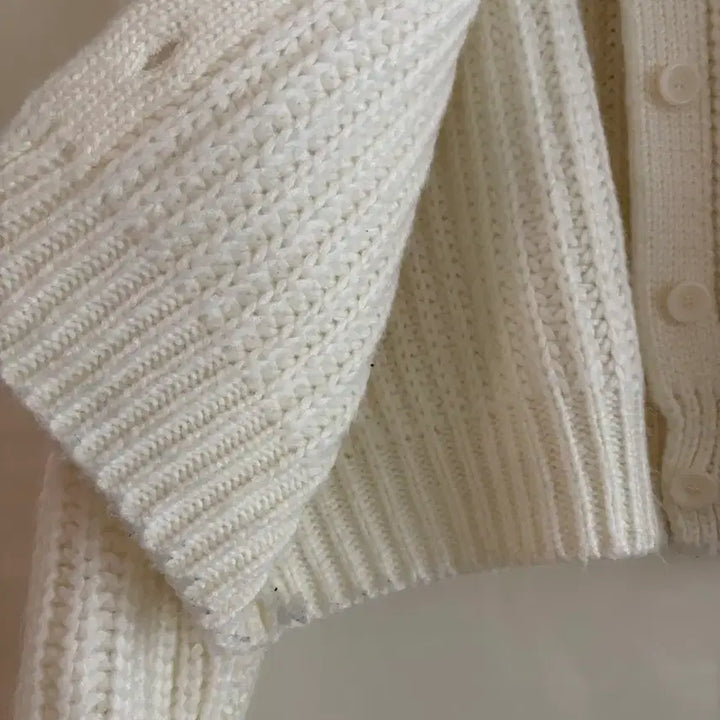 [BUNJANG] Nearwear Ivory Knit Cardigan / 아이보리 니트 가디건 니어웨어 퍼빗 아뜨랑스