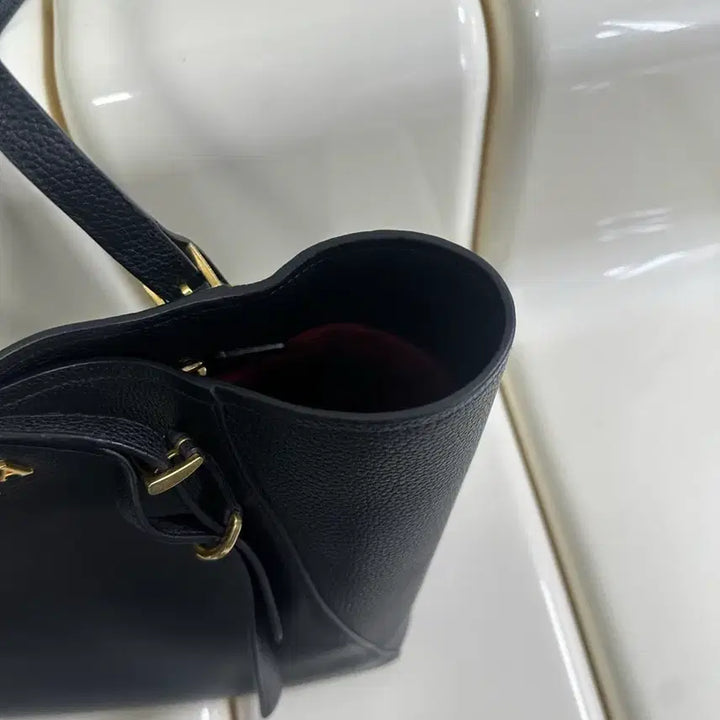 [SOLD OUT] [SA 정품] 프라다 로고 숄더백