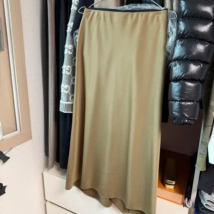 [BUNJANG] LATT by T Midi Skirt / LATT by T 래트바이티 스커트 치마 64