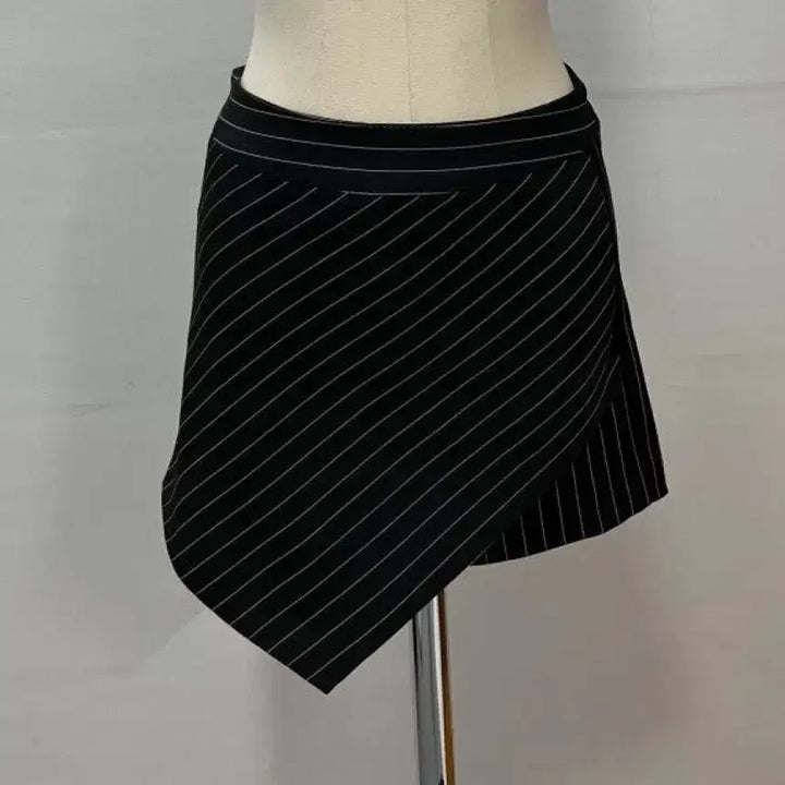 [BUNJANG] Striped Suit Skirt Pants / 스트라이프 정장 치마바지