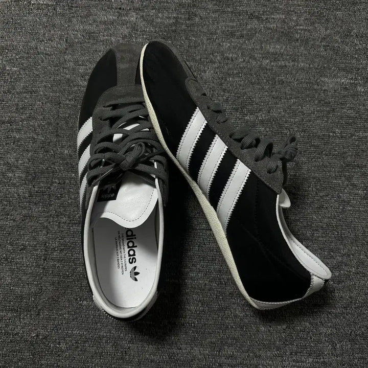 [BUNJANG] Adidas Tokyo Black Sneakers / 아디다스 도쿄 블랙280