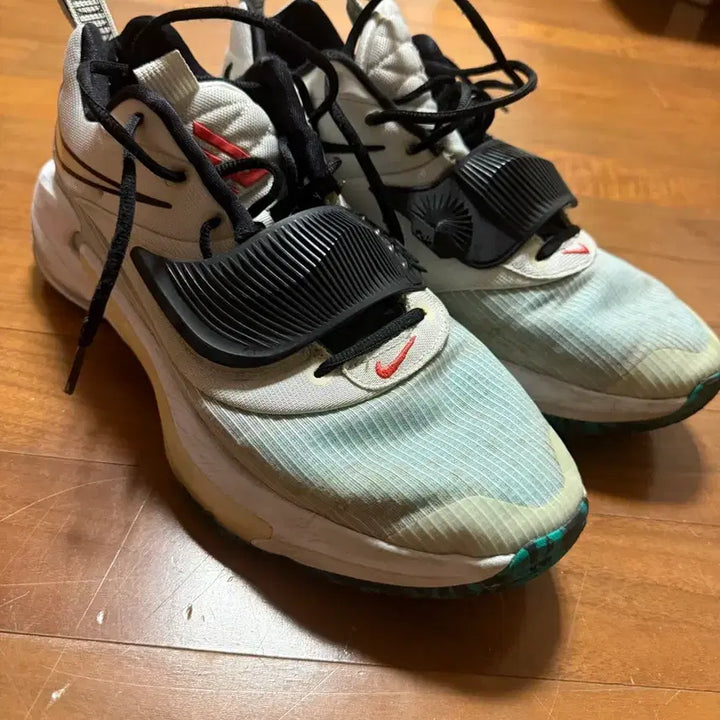 [BUNJANG] Zoom Freak 3 Sneakers / 줌 프릭3 295