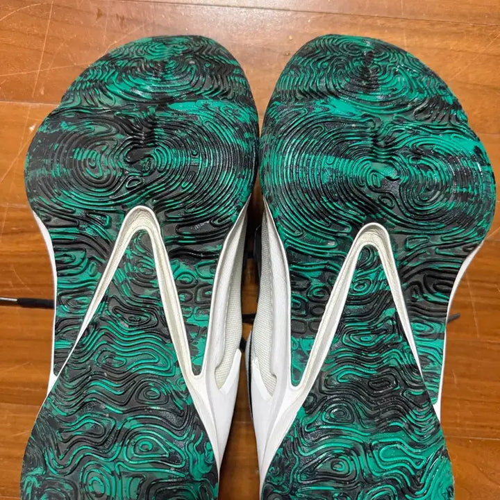 [BUNJANG] Zoom Freak 3 Sneakers / 줌 프릭3 295
